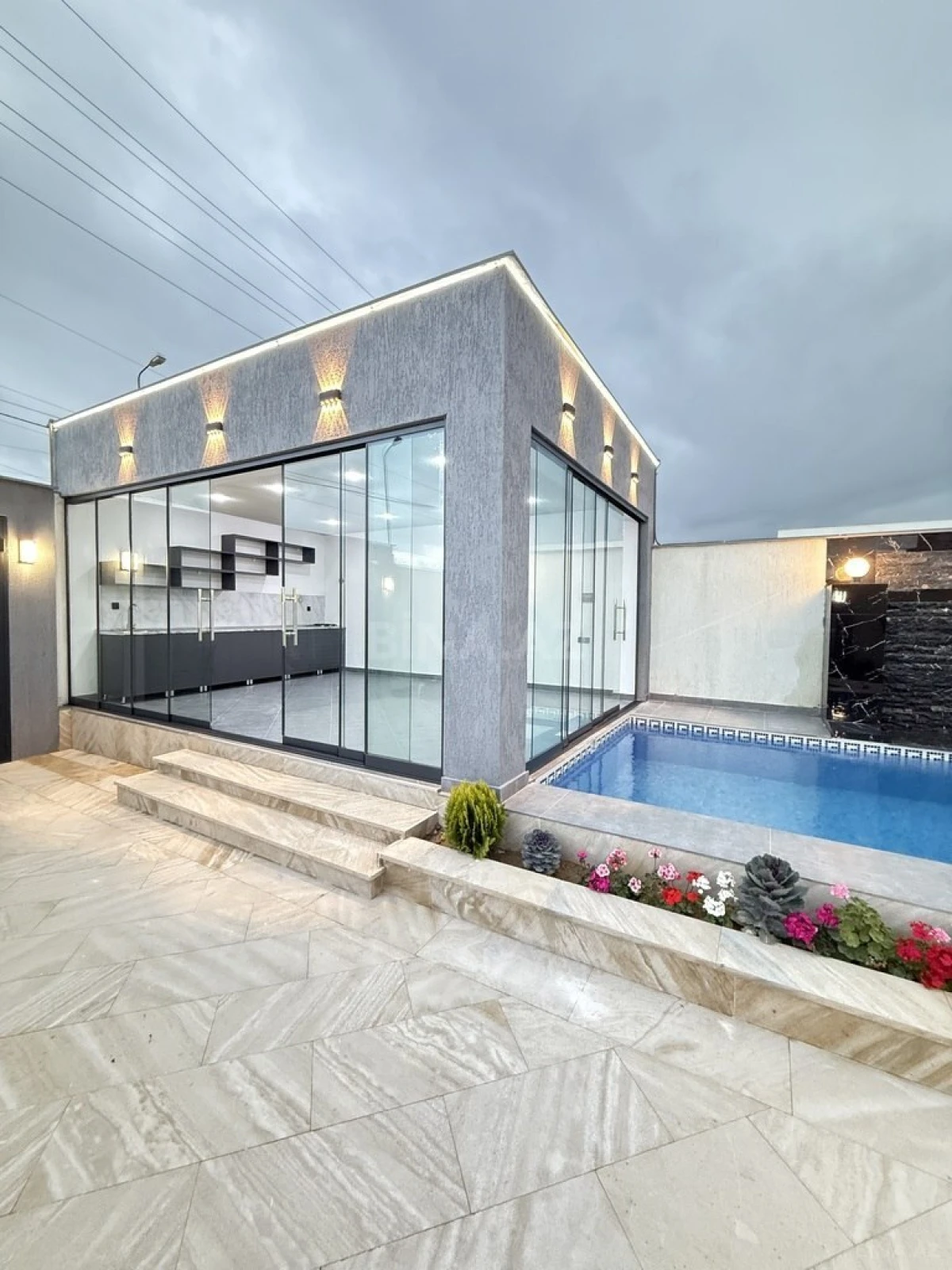 Satılır 4 otaqlı həyət evi 150 m²