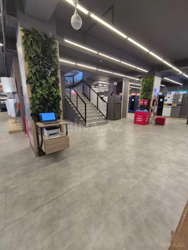 Satılır obyekt 750 m²