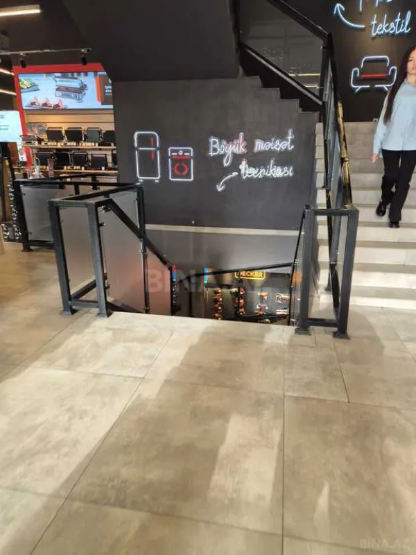 Satılır obyekt 750 m²