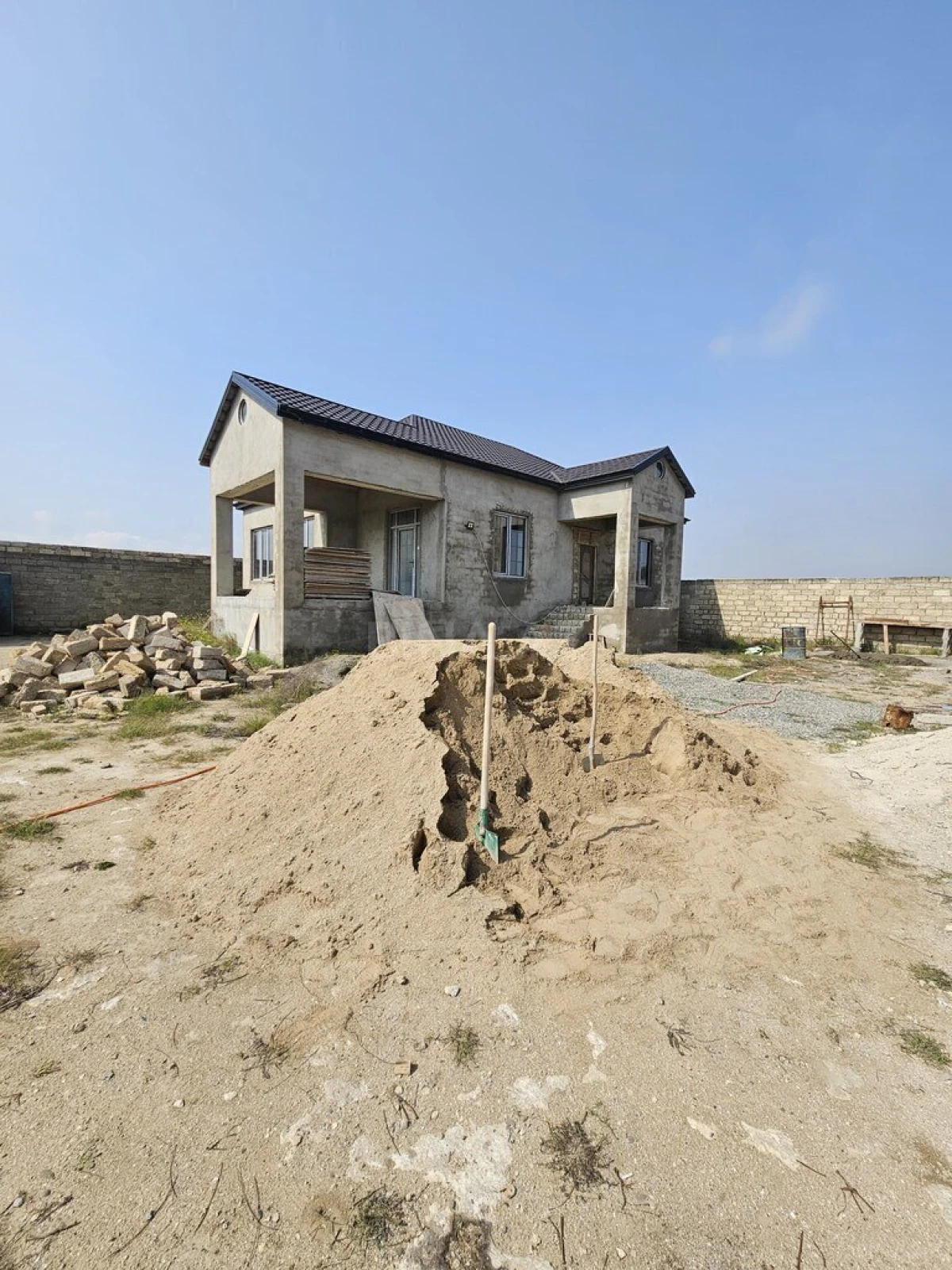 Satılır 4 otaqlı həyət evi 150 m²