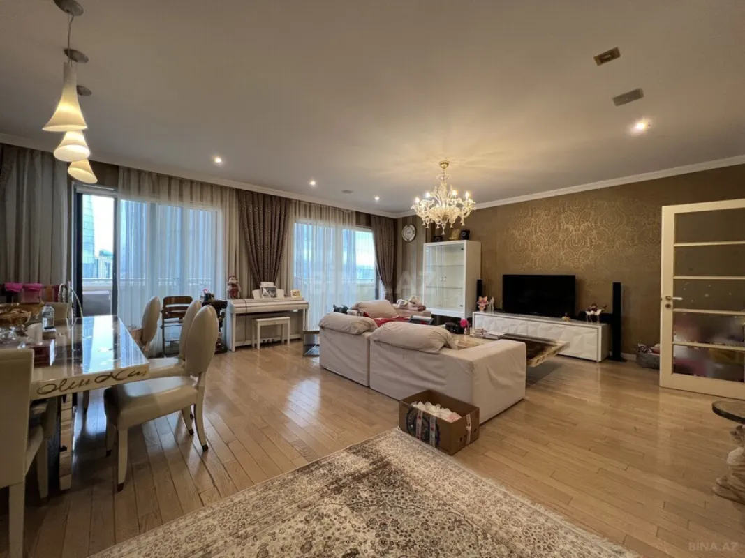 Kirayə verilir 3 otaqlı mənzil 150 m²