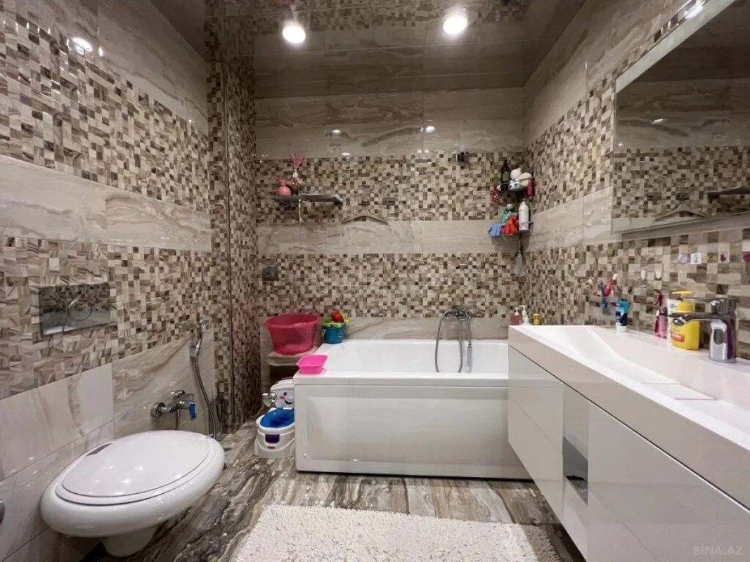 Kirayə verilir 3 otaqlı mənzil 150 m²