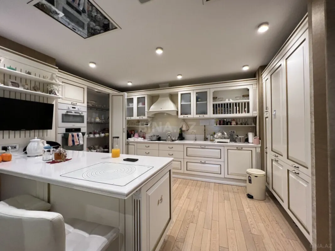 Kirayə verilir 3 otaqlı mənzil 150 m²