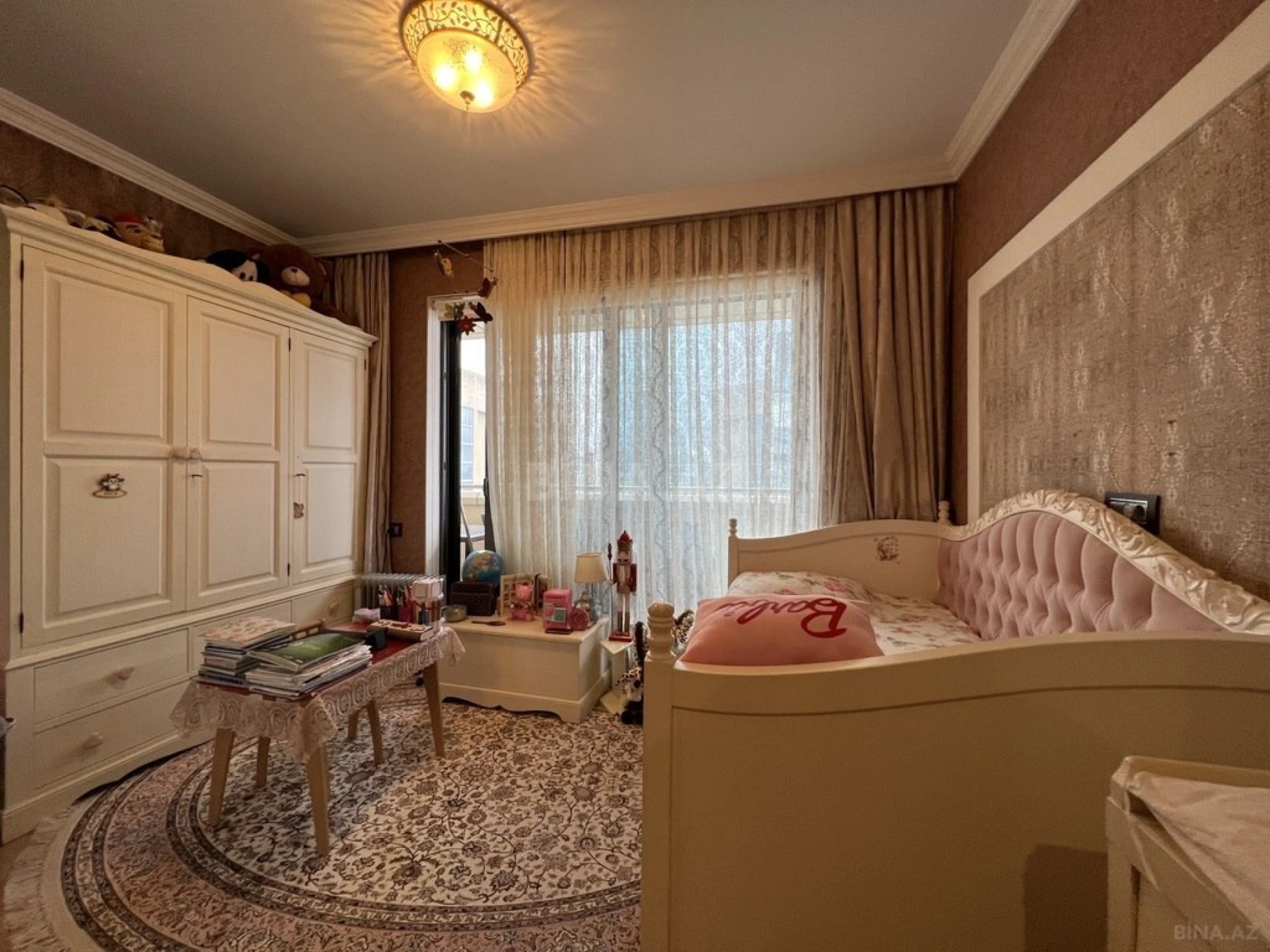 Kirayə verilir 3 otaqlı mənzil 150 m²