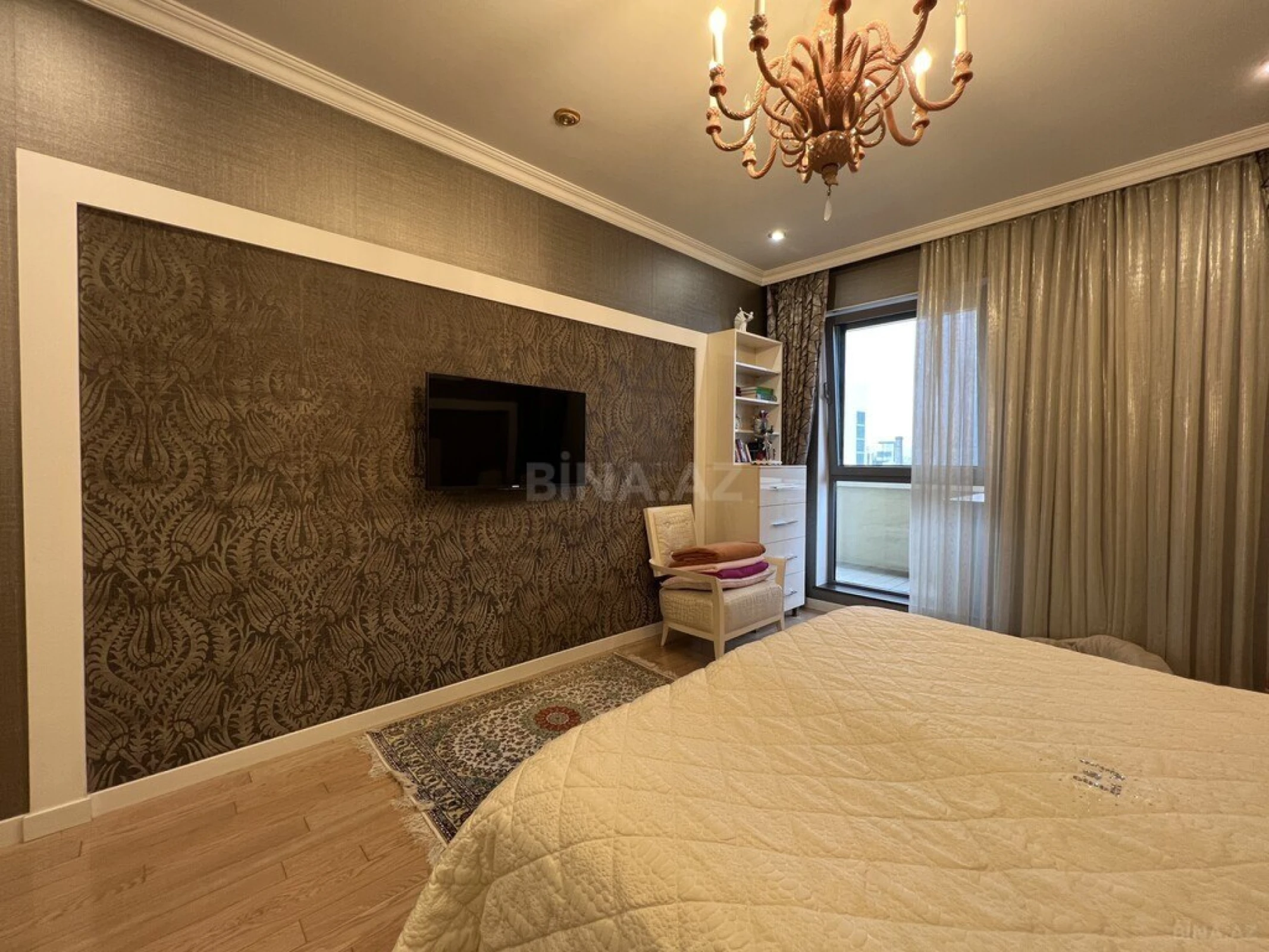 Kirayə verilir 3 otaqlı mənzil 150 m²
