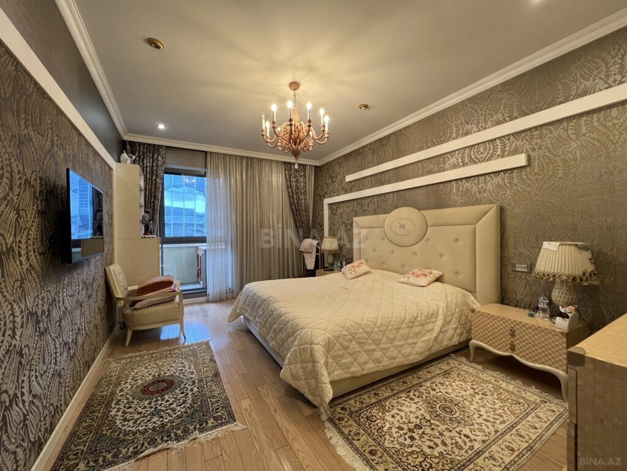 Kirayə verilir 3 otaqlı mənzil 150 m²