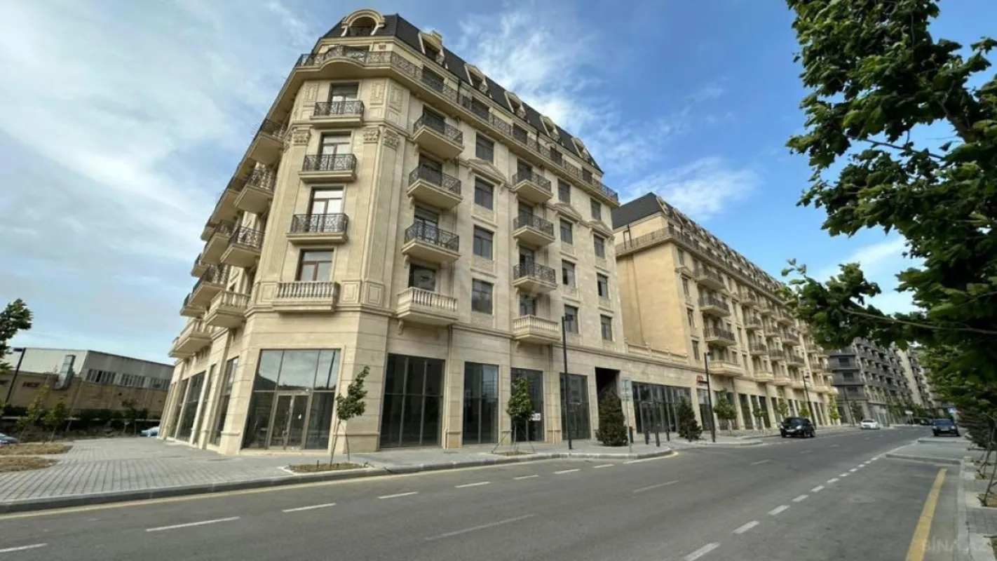Satılır 4 otaqlı mənzil 180 m²