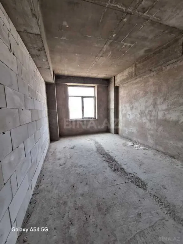 Satılır 4 otaqlı mənzil 154 m²