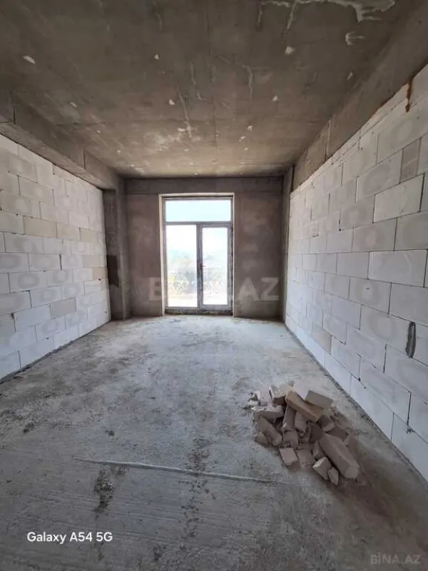 Satılır 4 otaqlı mənzil 154 m²