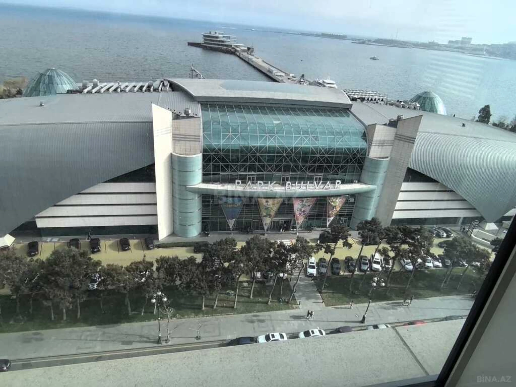 Kirayə verilir 2 otaqlı mənzil 114 m²