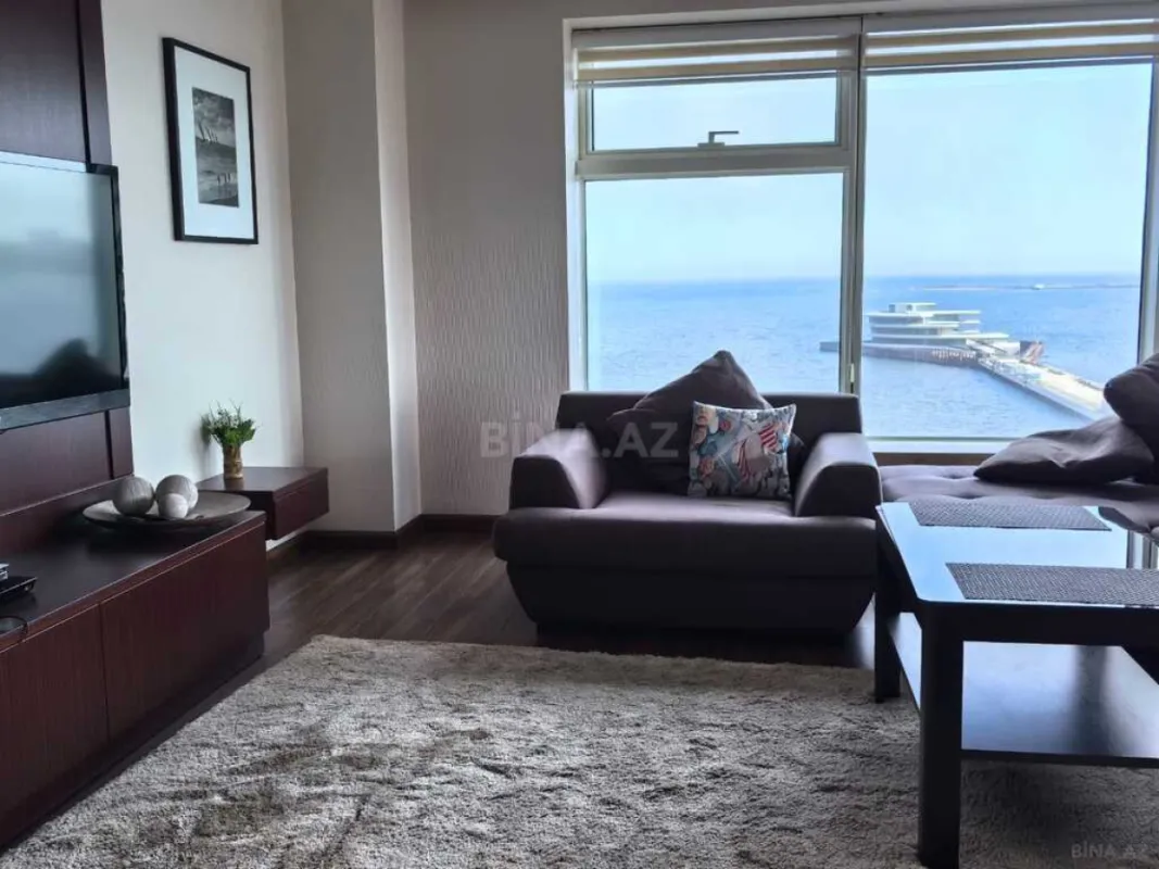 Kirayə verilir 2 otaqlı mənzil 114 m²