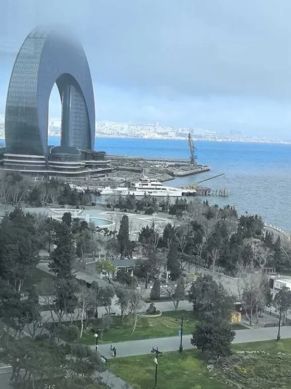 Kirayə verilir 2 otaqlı mənzil 114 m²