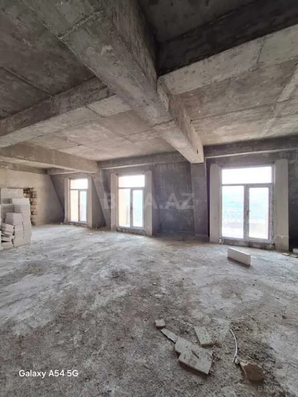 Satılır 4 otaqlı mənzil 170 m²