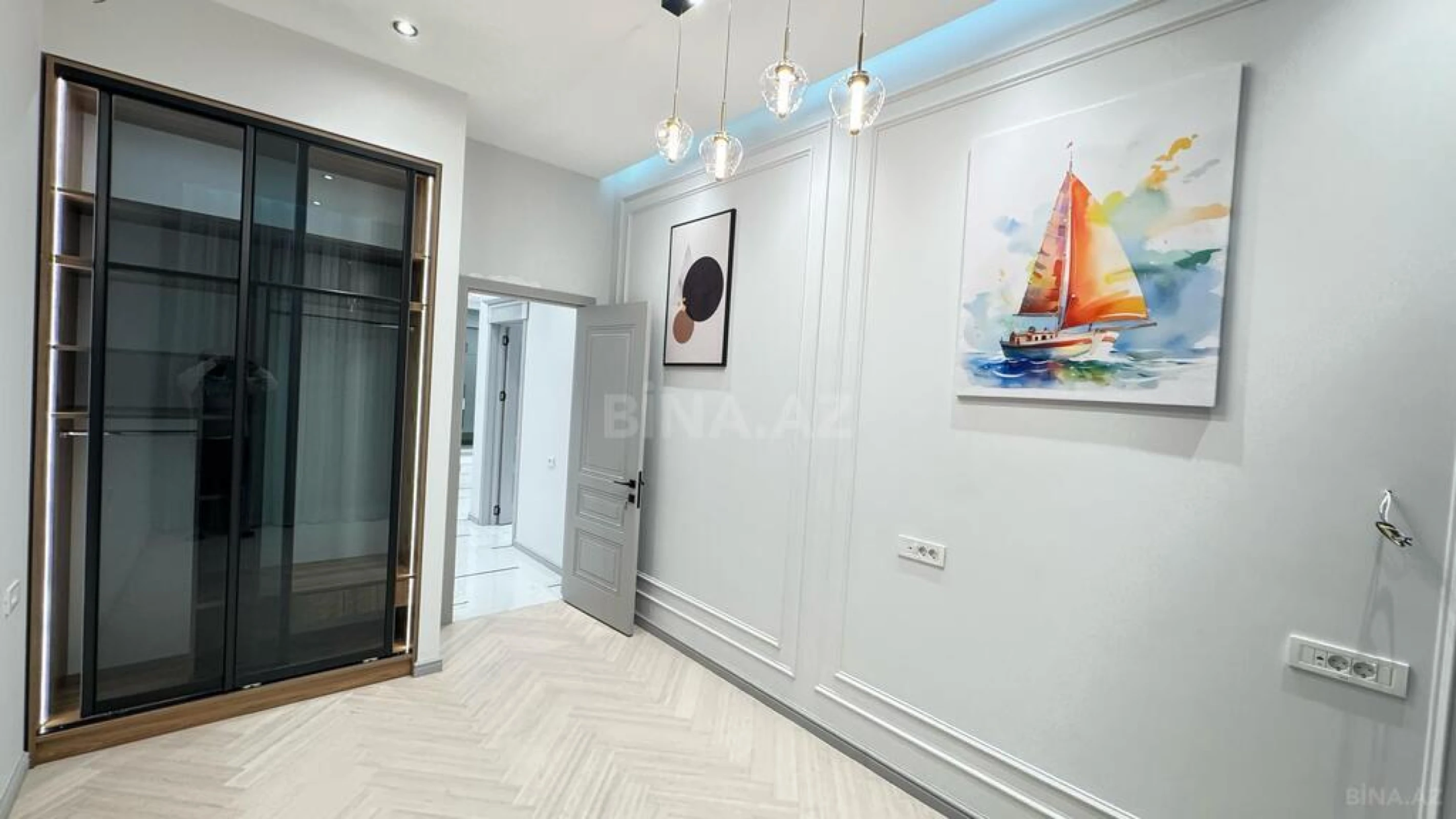 Satılır 3 otaqlı mənzil 124 m²