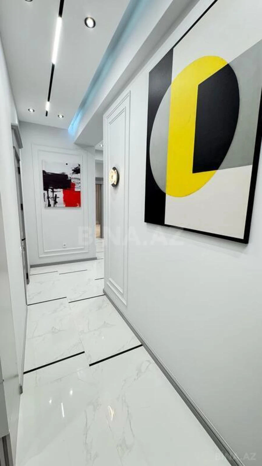 Satılır 3 otaqlı mənzil 124 m²