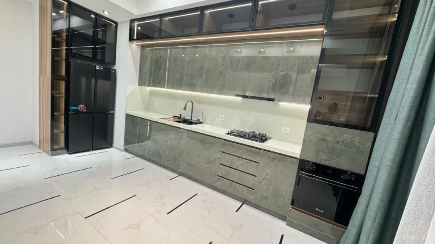 Satılır 3 otaqlı mənzil 124 m²