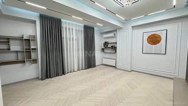 Satılır 3 otaqlı mənzil 124 m²