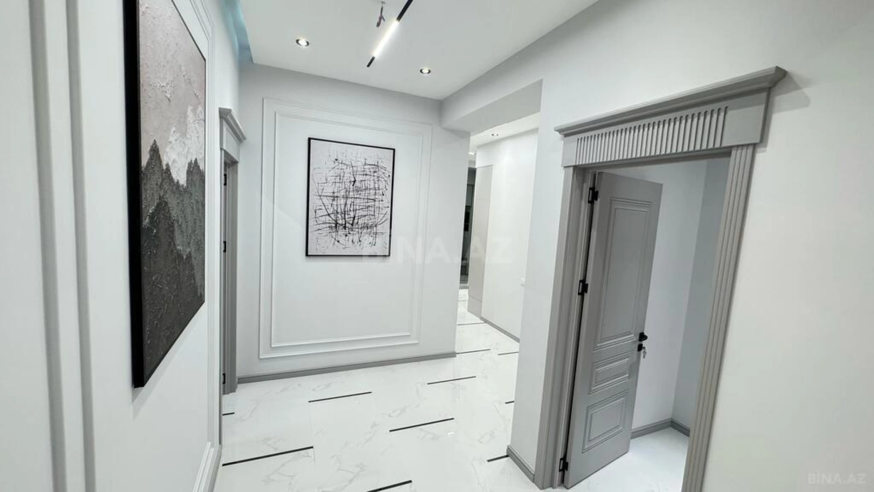 Satılır 3 otaqlı mənzil 124 m²