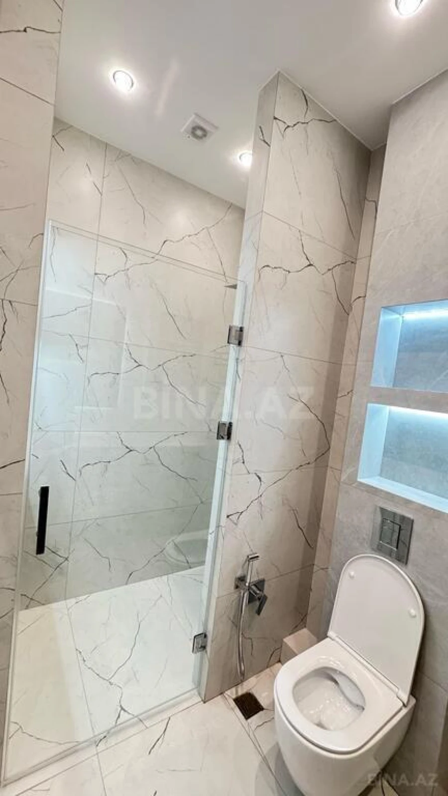Satılır 3 otaqlı mənzil 124 m²