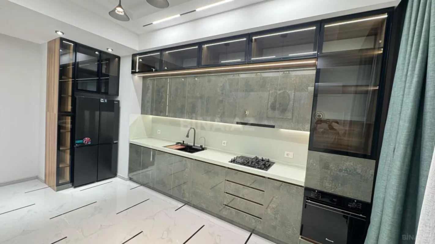 Satılır 3 otaqlı mənzil 124 m²