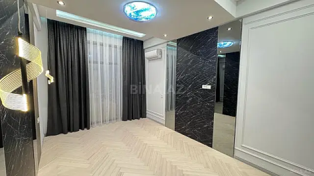 Satılır 3 otaqlı mənzil 124 m²