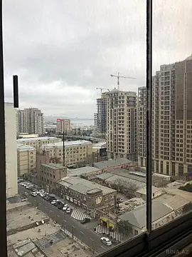 Satılır 5 otaqlı mənzil 320 m²