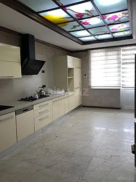 Satılır 5 otaqlı mənzil 320 m²