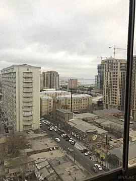 Satılır 5 otaqlı mənzil 320 m²