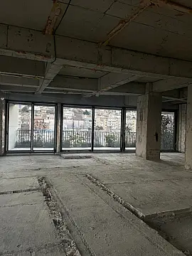 Satılır 4 otaqlı mənzil 379 m²