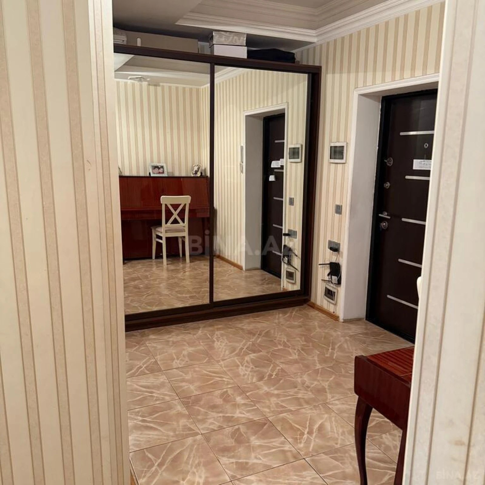 Satılır 3 otaqlı mənzil 95 m²