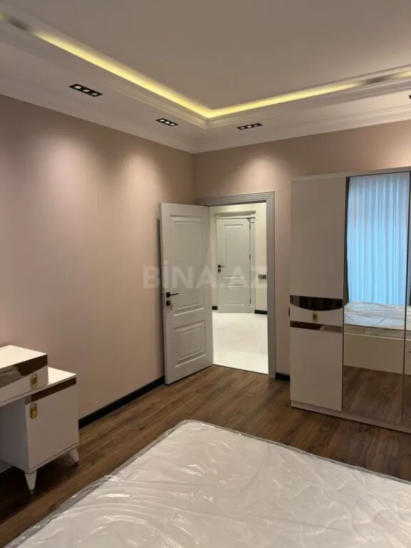 Kirayə verilir 3 otaqlı mənzil 150 m²