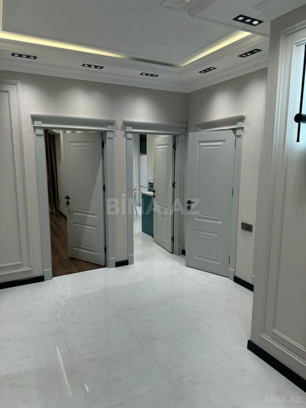 Kirayə verilir 3 otaqlı mənzil 150 m²