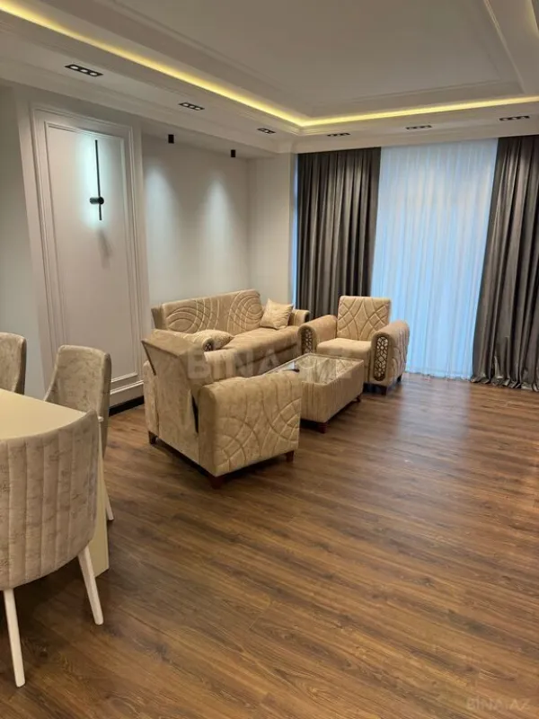 Kirayə verilir 3 otaqlı mənzil 150 m²
