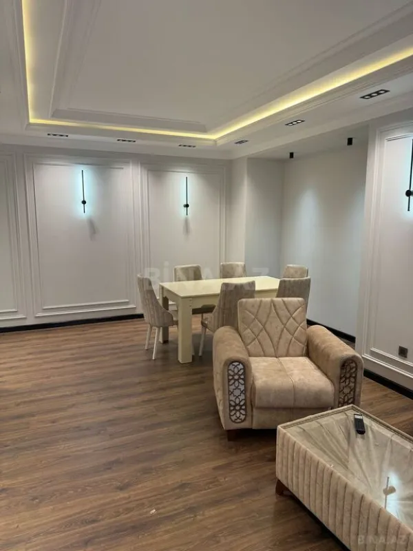 Kirayə verilir 3 otaqlı mənzil 150 m²