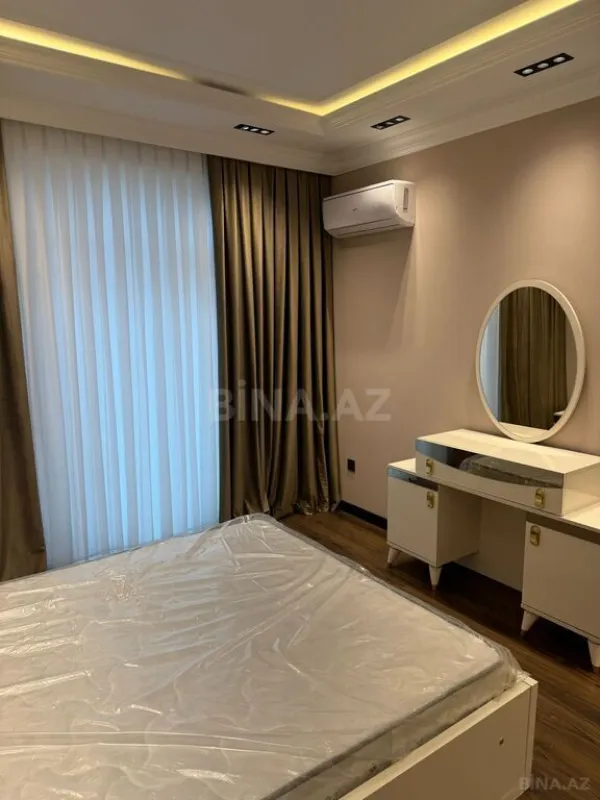 Kirayə verilir 3 otaqlı mənzil 150 m²