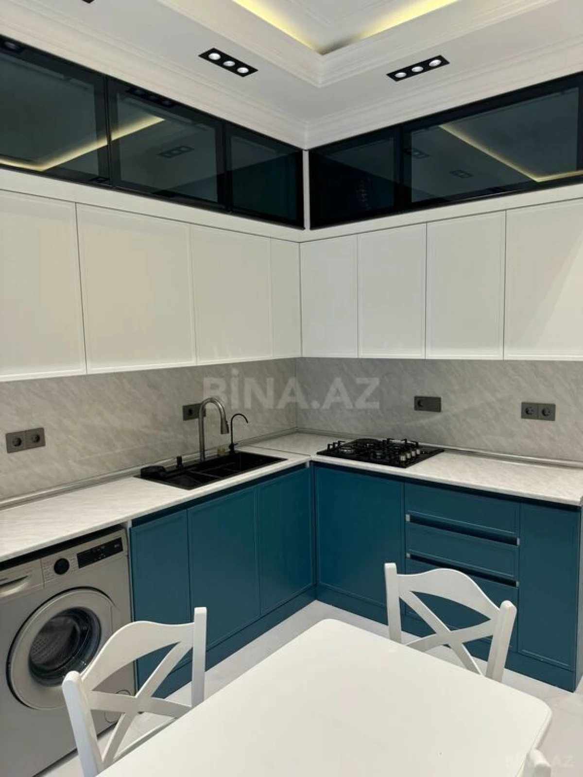 Kirayə verilir 3 otaqlı mənzil 150 m²