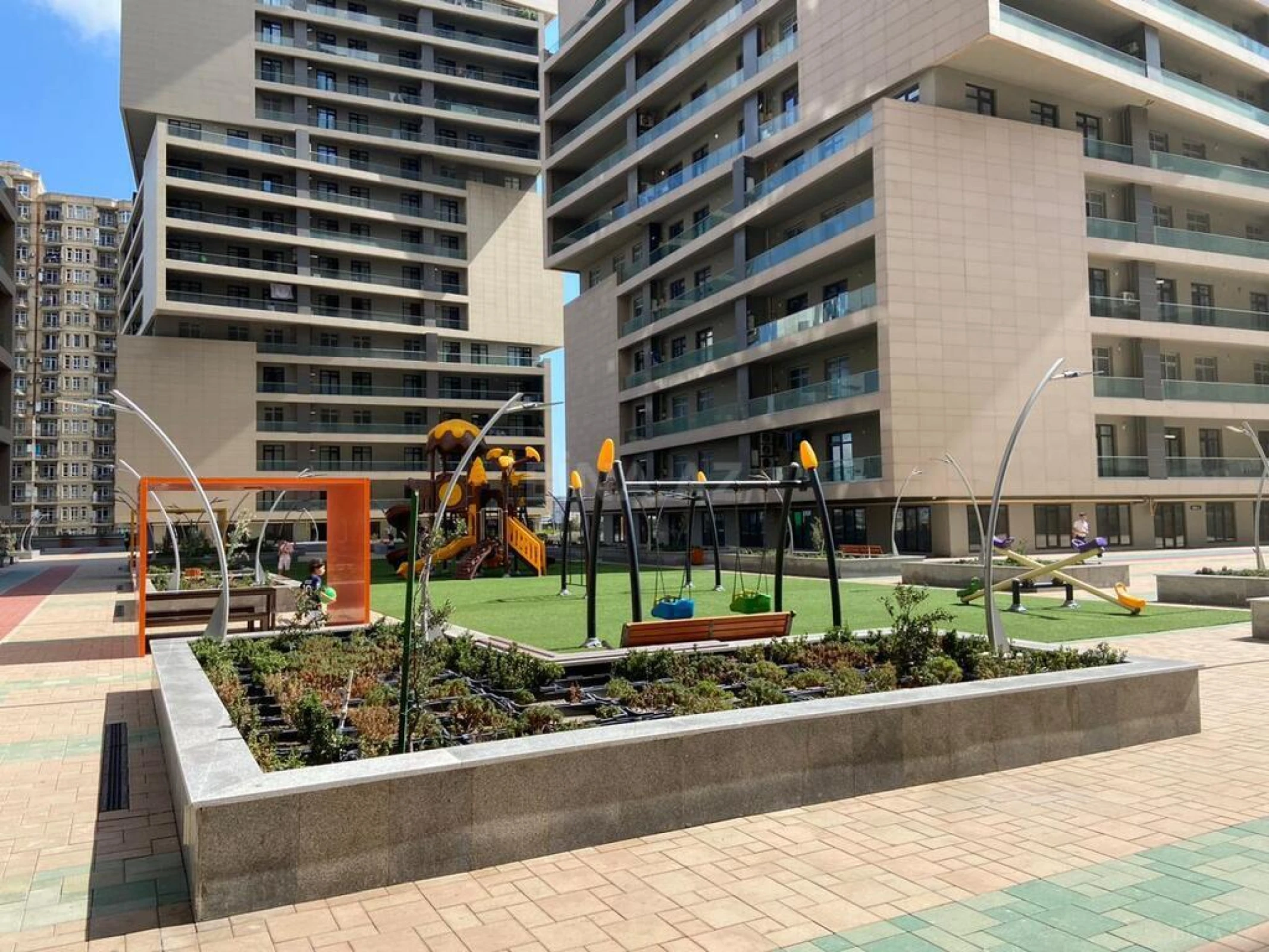 Kirayə verilir 3 otaqlı mənzil 150 m²