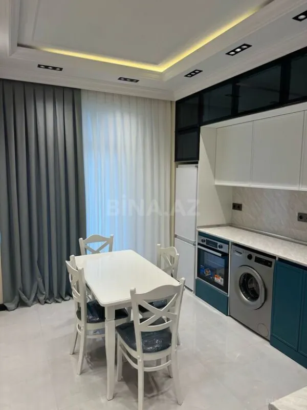 Kirayə verilir 3 otaqlı mənzil 150 m²