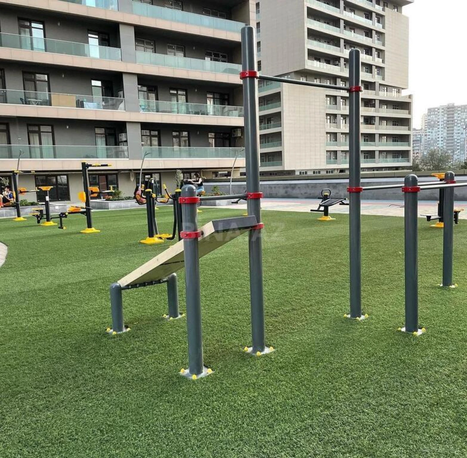 Kirayə verilir 3 otaqlı mənzil 150 m²