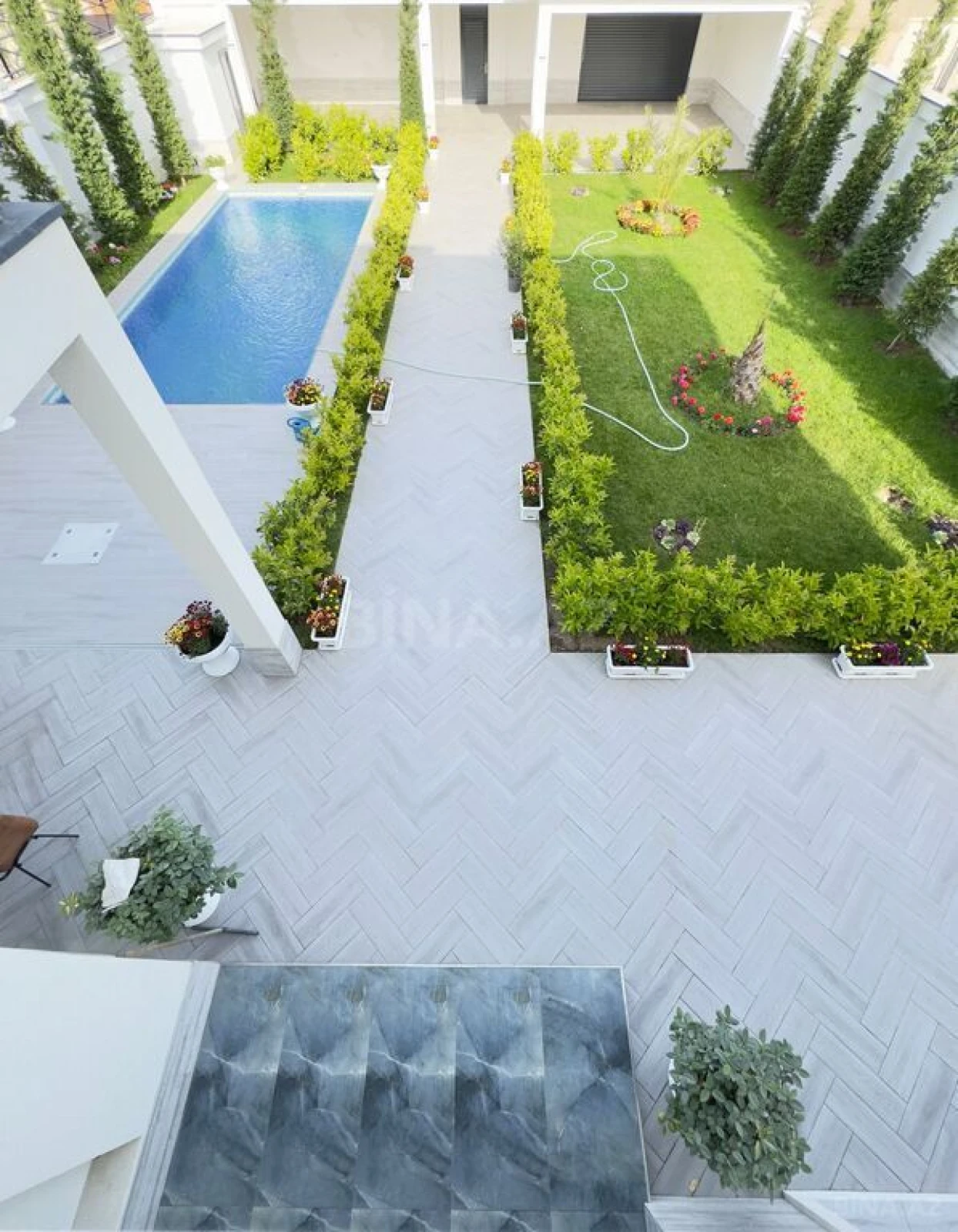 Satılır 5 otaqlı həyət evi 350 m²