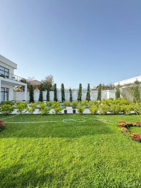 Satılır 5 otaqlı həyət evi 350 m²