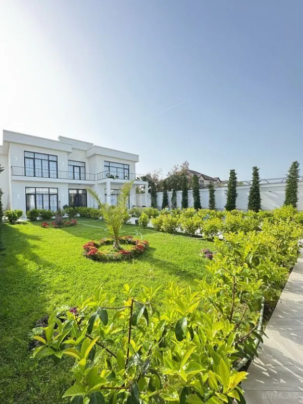 Satılır 5 otaqlı həyət evi 350 m²