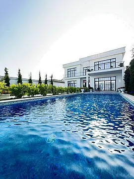 Satılır 5 otaqlı həyət evi 350 m²
