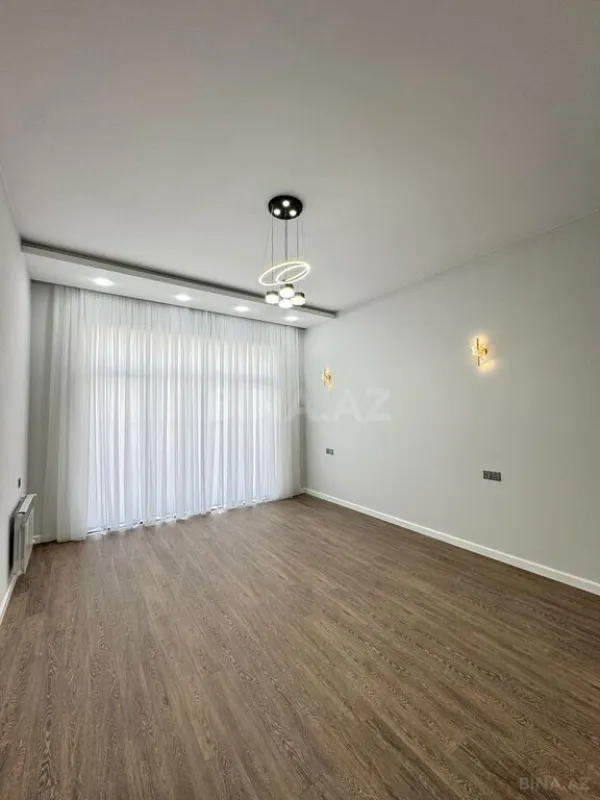 Satılır 5 otaqlı həyət evi 350 m²