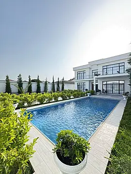 Satılır 5 otaqlı həyət evi 350 m²