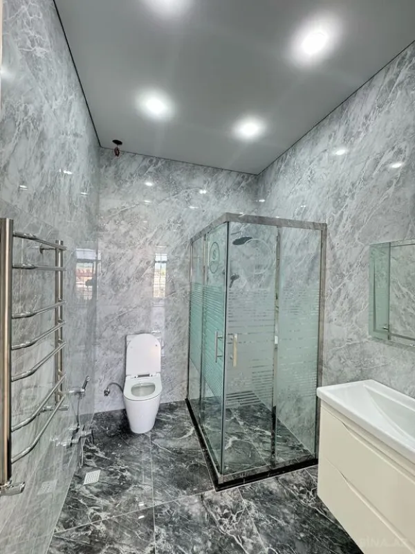 Satılır 5 otaqlı həyət evi 350 m²