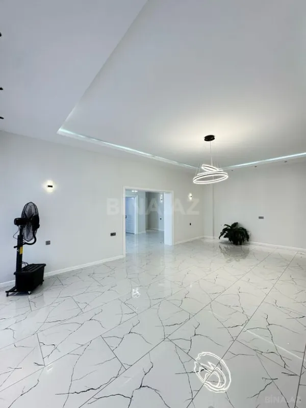 Satılır 5 otaqlı həyət evi 350 m²