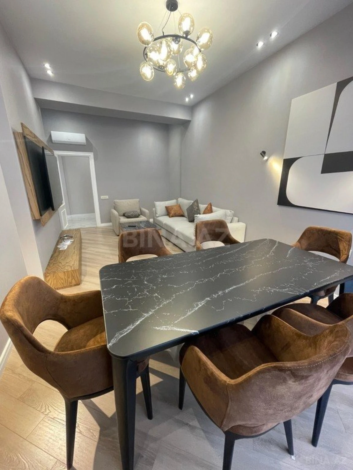 Kirayə verilir 2 otaqlı mənzil 100 m²