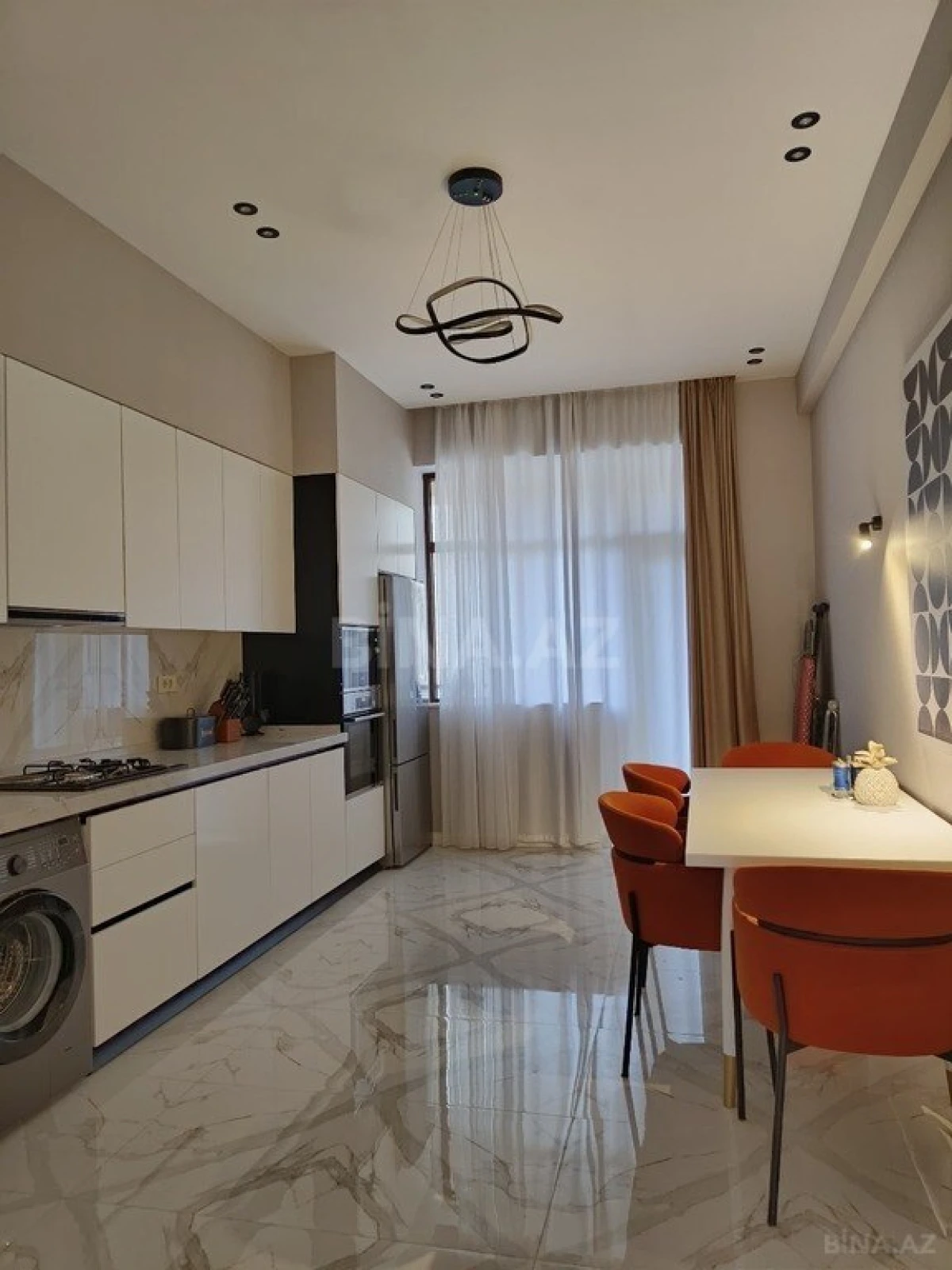 Kirayə verilir 2 otaqlı mənzil 100 m²