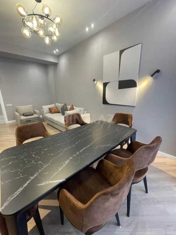 Kirayə verilir 2 otaqlı mənzil 100 m²